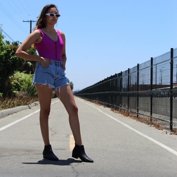 🚨LAST PAIR//The Carli//Black vegan leather Bootie - Picture 8 of 8